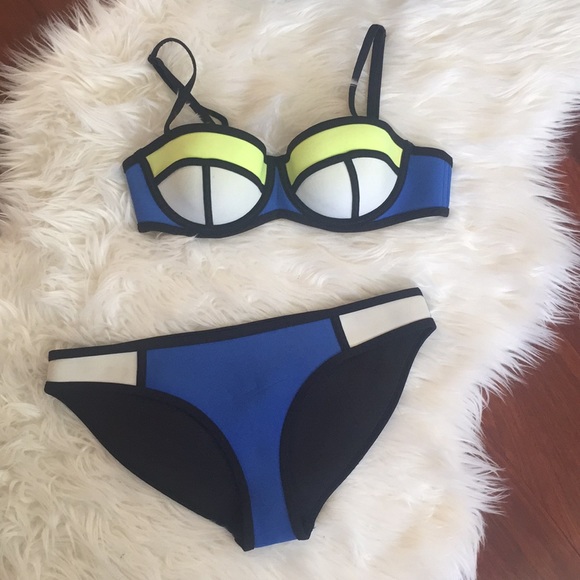 Triangl neoprene bikini. Small top / medium bottom - Picture 2 of 7